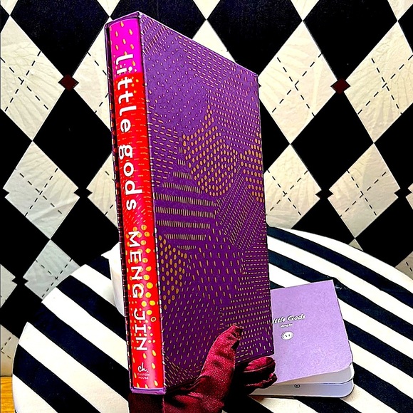 Little Gods| Signed First Edition by Meng Jin|  Original Slipcase + Booklet - Picture 5 of 5